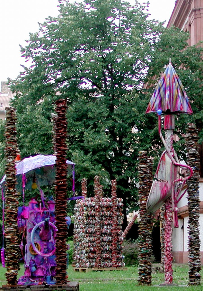 "Stelen-Arrangement im Garten der CityKirche", Ausstellung 2002, 11