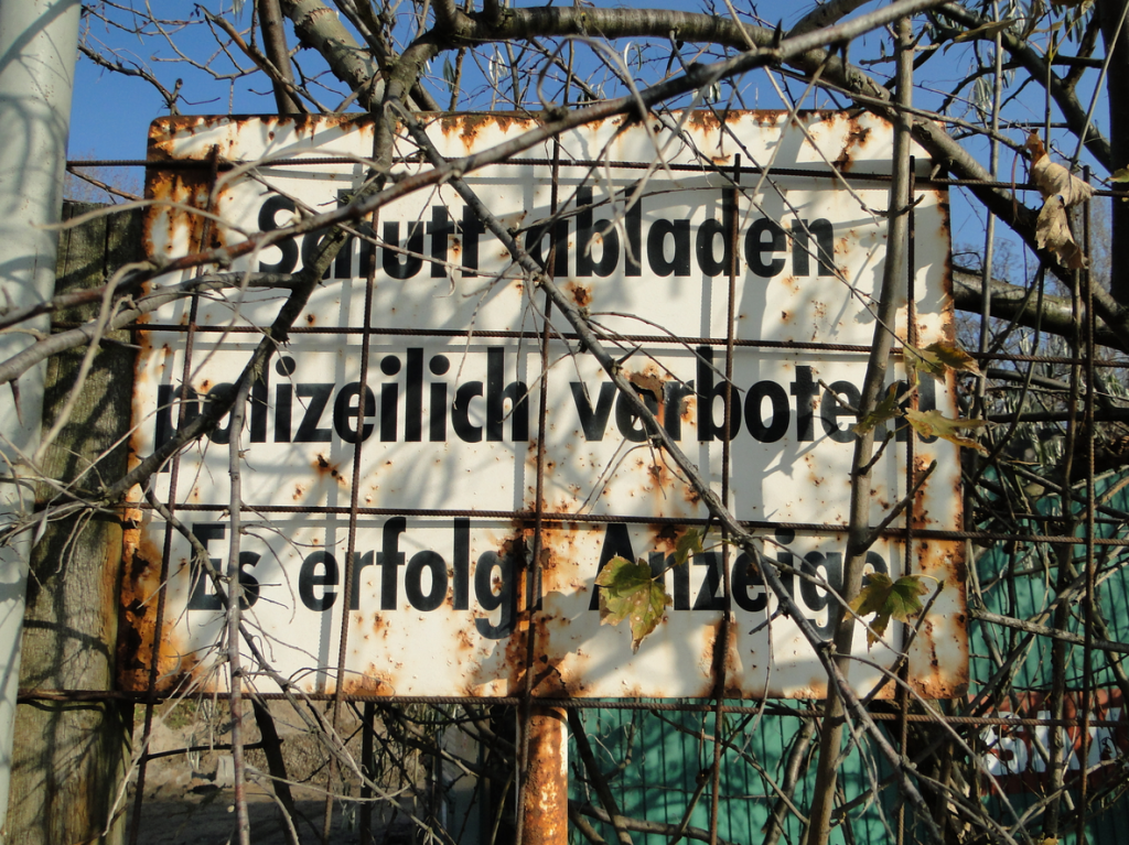Gibt es in Mannheim eine Statistik die dergleichen Vergehen und deren Bestrafung erfasst? Schilder wie dieses findet man in Mannheim zuhauf!