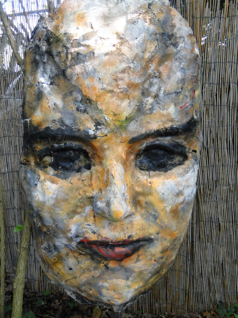 Das schöne Gesicht, 2014, h = 160 cm, Glasfaserpolyester