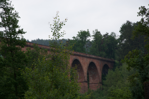 Das Himbächel-Viadukt, schier hätte ich Himmelbächel geschrieben, aus dem 19. Jahrhundert: Verbindungsteil zwischen Neckar und Main.