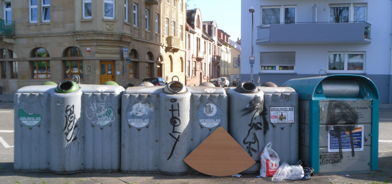 Diverse Container, wie sie im Stadtbild von Mannheim zur Genüge aufzufinden sind.